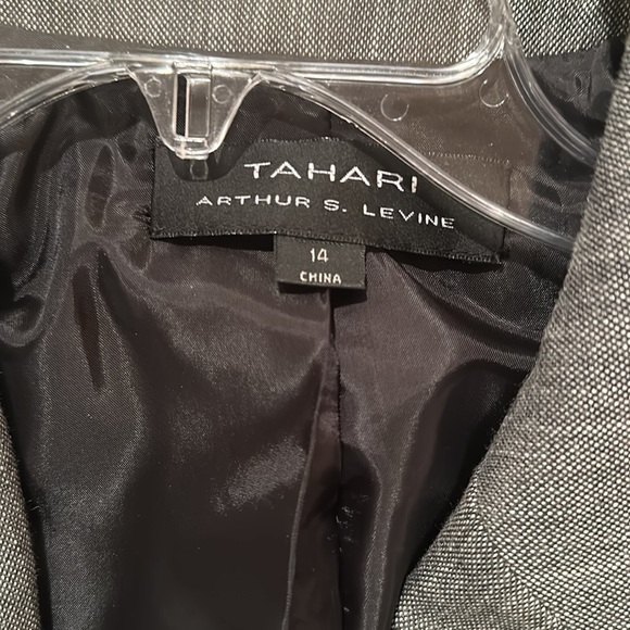 Tahari Jacket - Like New - Picture 3 of 4